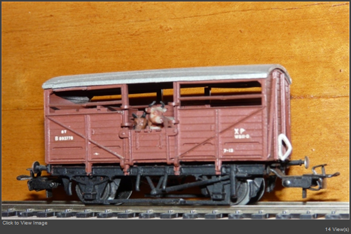 Airfix Cattle wagon 8 ton LR.jpg